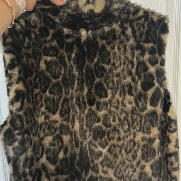 Donna Salyers Fabulous Furs Vest - Picture 6 of 6